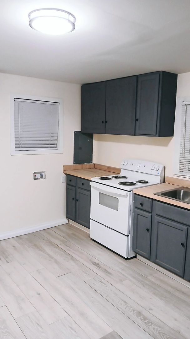 Building Photo - 408 Bowen Ave