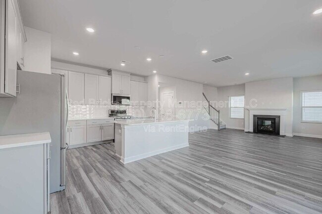 Building Photo - 11910 Silverheel Ln