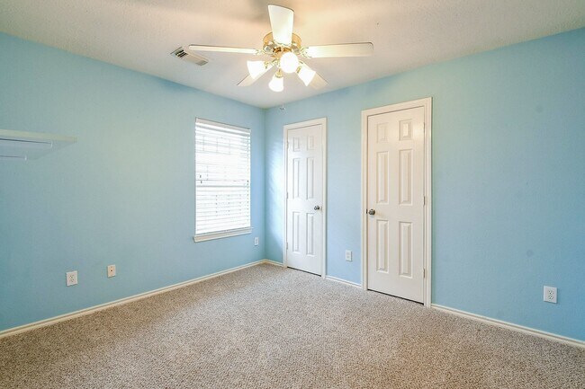 Building Photo - 5104 Big Spring Dr