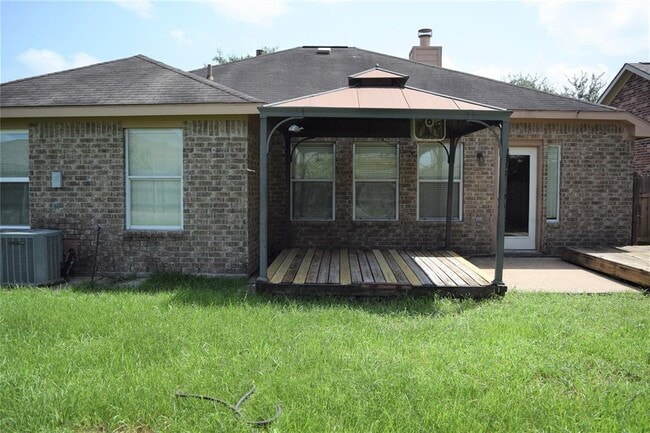 Building Photo - 230 Rolling Brook Dr