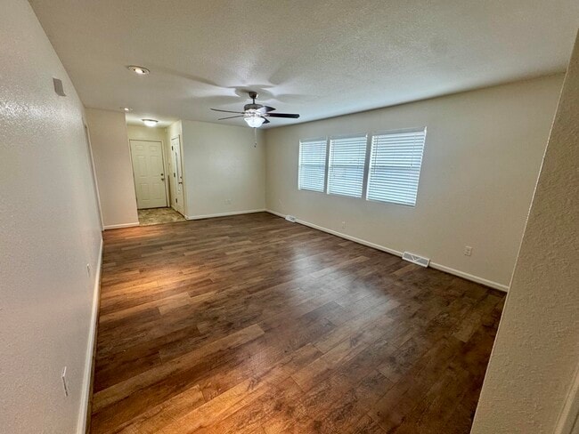 Building Photo - 1824 Kansas Ave