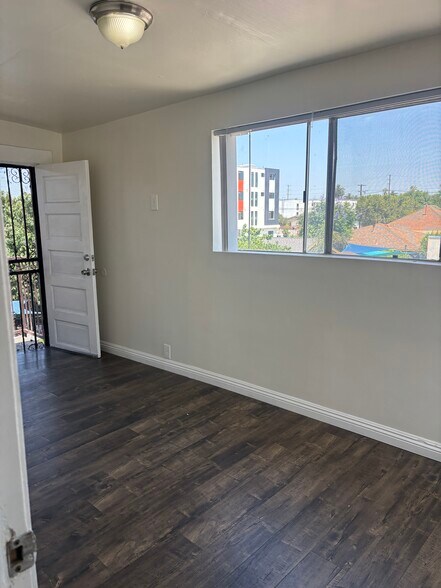 Bed 4 - 1581 1/2 W 36th Pl