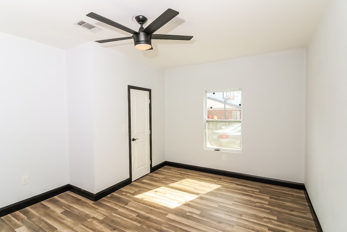 Building Photo - 1433 Willow Dr