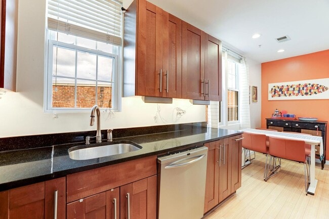 Building Photo - Updated  and Open Plan One Bed/One Bath 16...