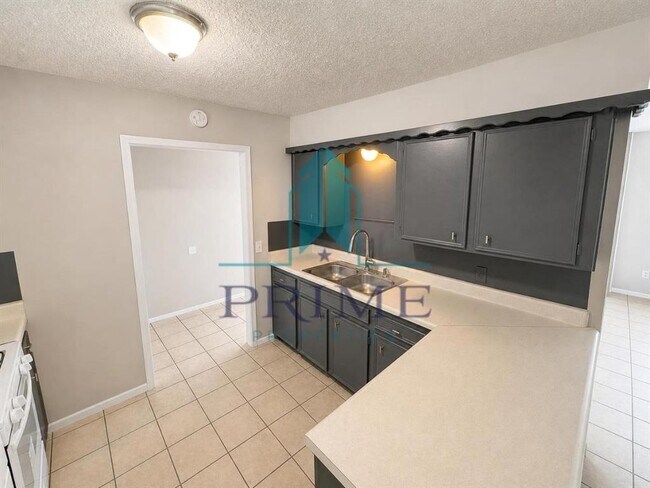 Building Photo - 9900 Randall Dr