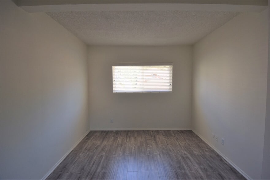 Building Photo - 2429 Cheremoya Ave