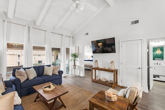 Building Photo - 3795 Scenic Hwy 98