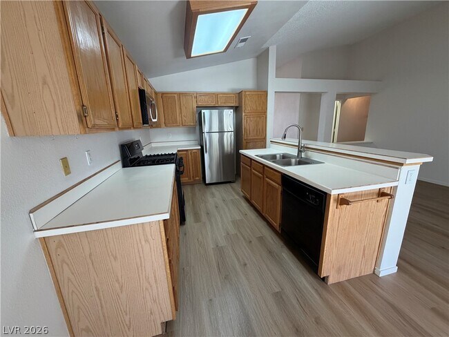 Building Photo - 1328 Maplegrove Cir