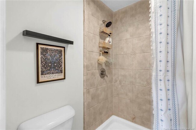 Building Photo - 5008 Shimmer Dr