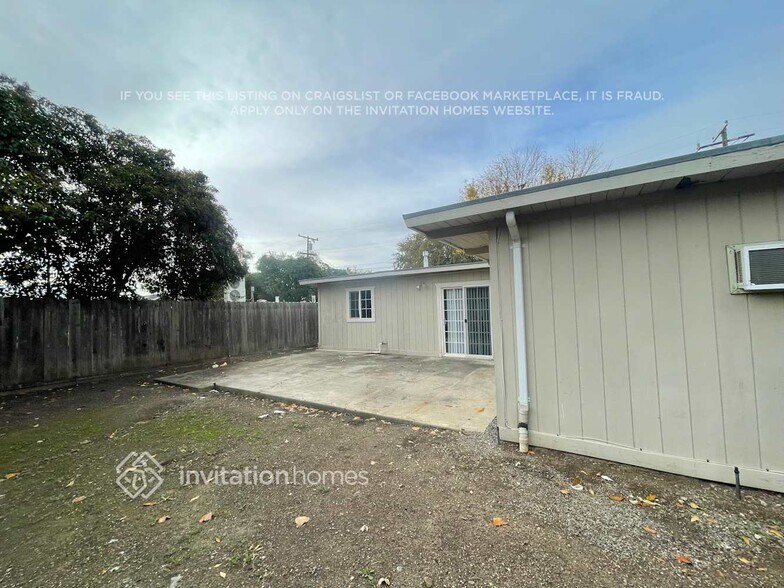 Building Photo - 2816 Glenside Dr