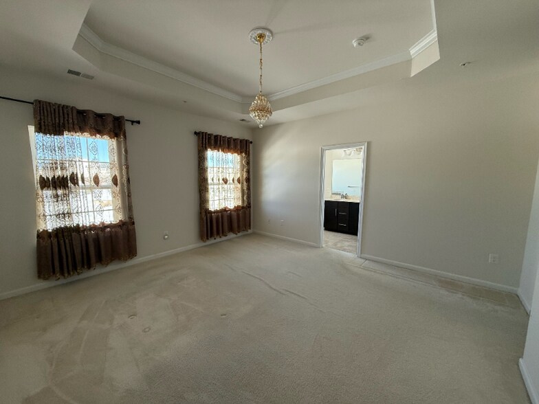 Building Photo - 19724 Vaughn Landing Dr