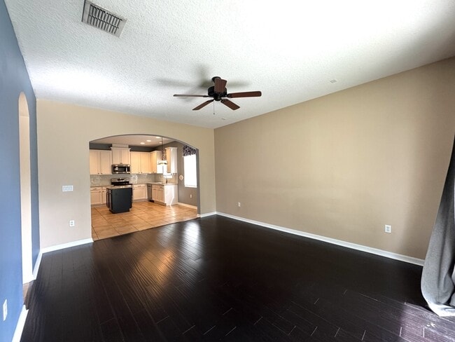 Building Photo - 920 Lost Grove Cir
