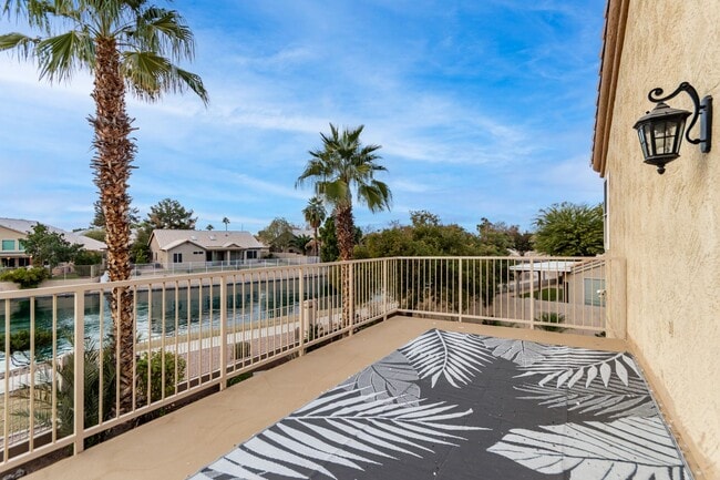 Building Photo - 4 bedoom home with private pool