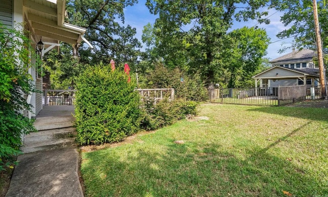 Building Photo - 4920 Lee Ave