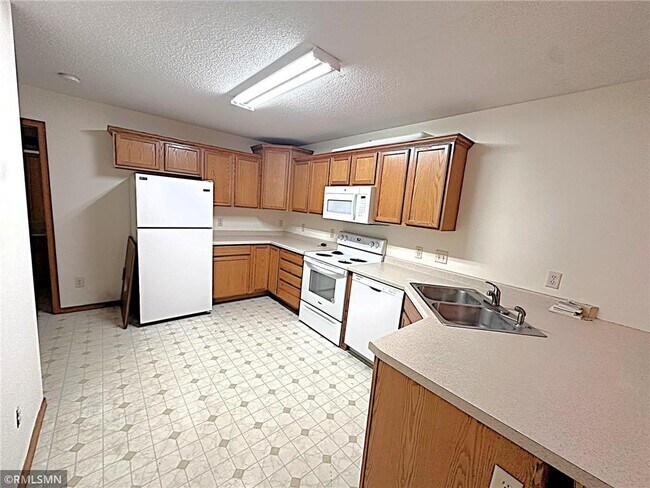 Building Photo - 1902 Aster