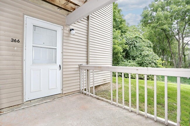 Building Photo - 366 Concord Ln