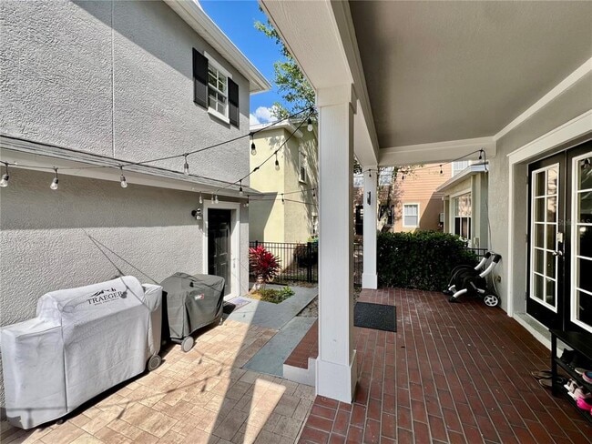 Building Photo - 16112 Loneoak View Dr