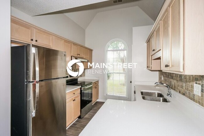 Building Photo - 3 Bedroom Pet-Friendly Home in CORDOVA, TN with Main Street Renewal