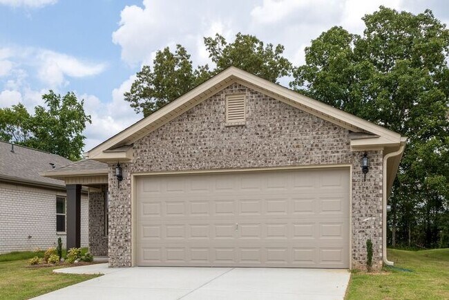 Building Photo - Beautiful home available for rent