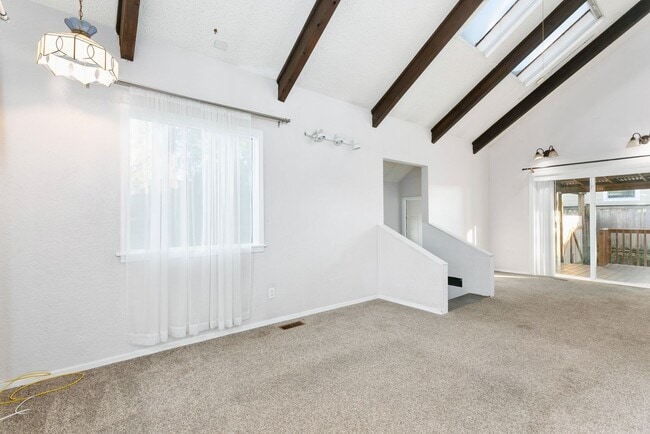 Building Photo - Spacious Tacoma Home for Rent – Available Now!