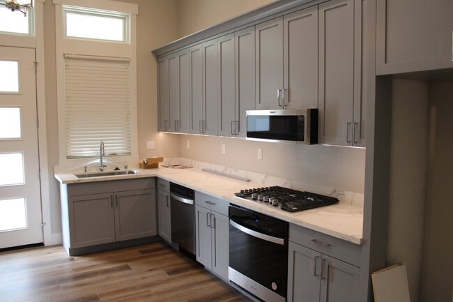 Building Photo - Gorgeous 3 Bedroom, 2 Bath Home in Rural D...