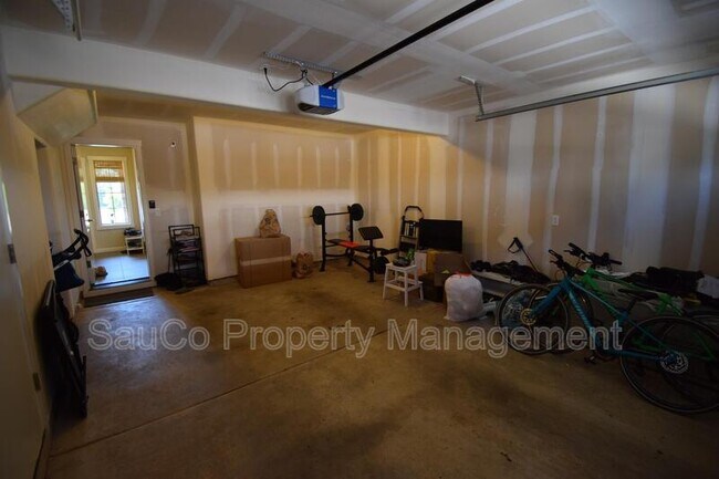 Building Photo - 15088 NW Marianna St
