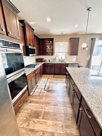 Building Photo - Solar Home!  Beautiful 4bed/3bath Single Family Home in Shakopee