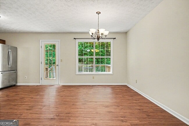 Building Photo - 181 N Springs Dr
