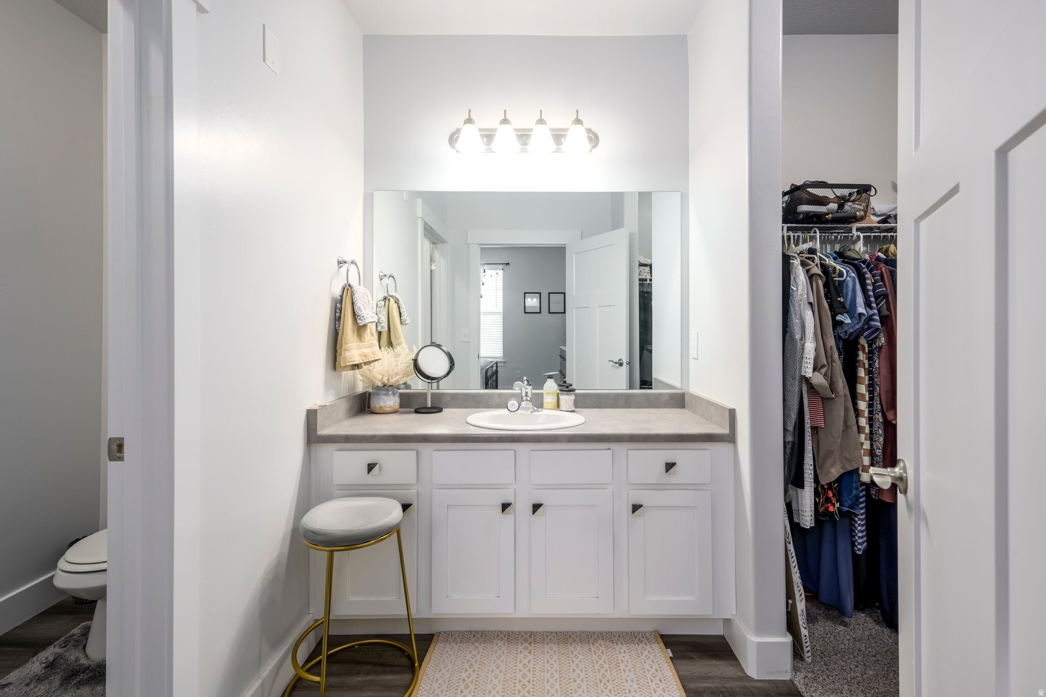 Building Photo - 1838 W Eaglewood Dr