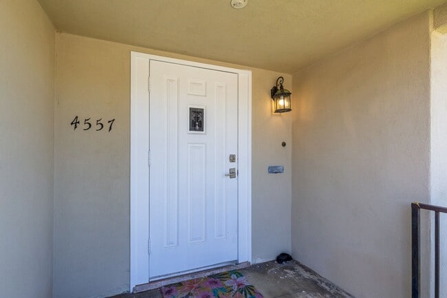 Building Photo - 2 Bed, 2 Bath home in Ocean Beach