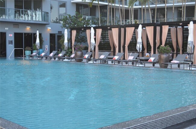 Building Photo - 121 NE 34th St