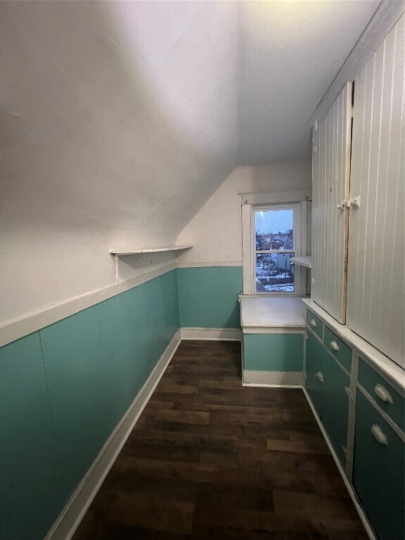 Building Photo - 155 Willow St