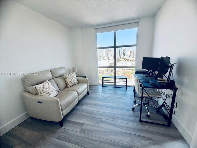 Building Photo - 900 SW 8th St