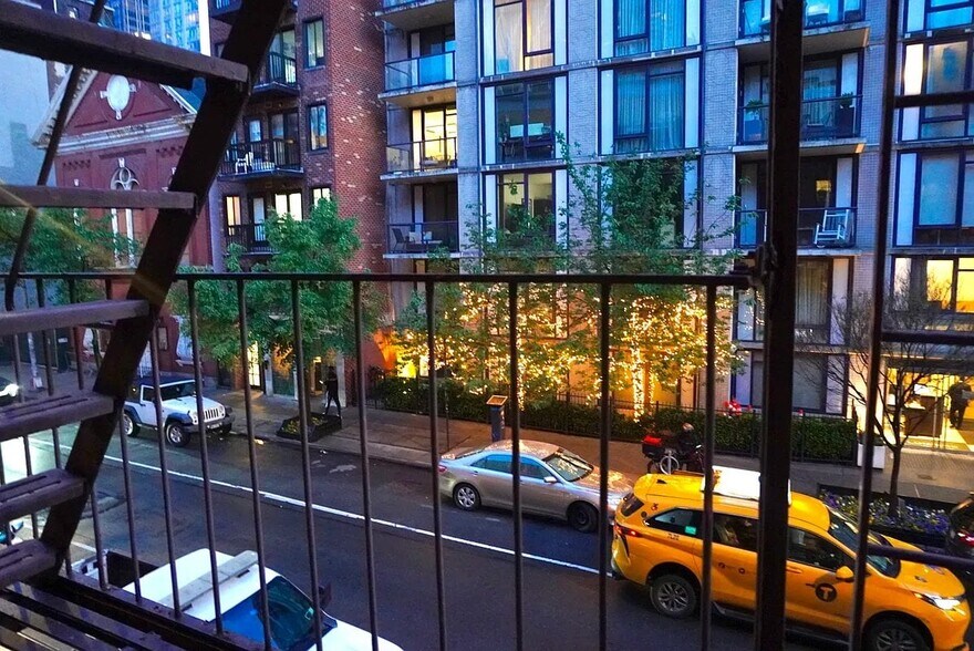 Building Photo - 345 W 53rd St