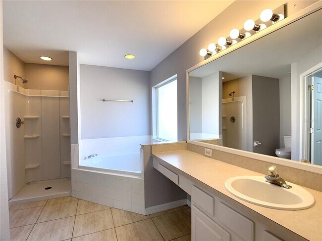 Building Photo - 732 Casterton Cir