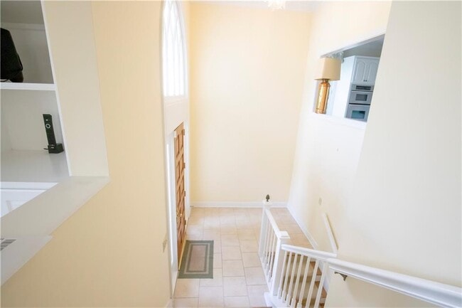 Building Photo - 105 Strachan Ln