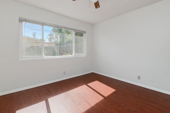 Building Photo - 617-617 Truly Terrace