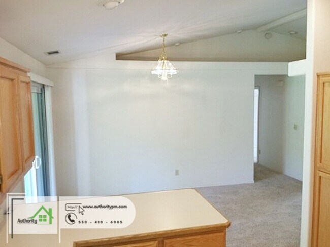Building Photo - 3323 Forest Homes Dr