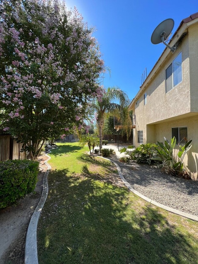 Building Photo - 5504 Pine Canyon Dr