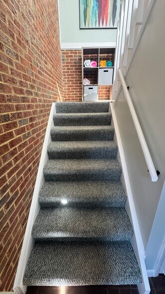 Building Photo - 2810 Wiigwaas Ln