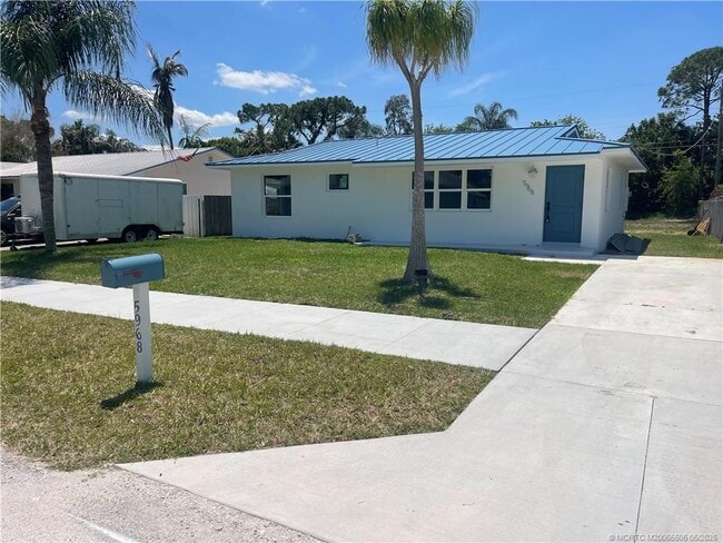 Building Photo - 5968 SE Avalon Dr