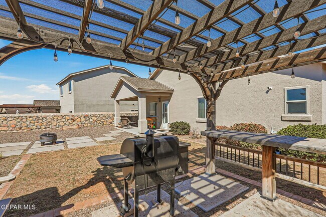 Building Photo - 7564 Wolf Creek Dr