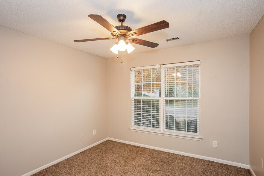 Building Photo - 8445 Angwin Pl