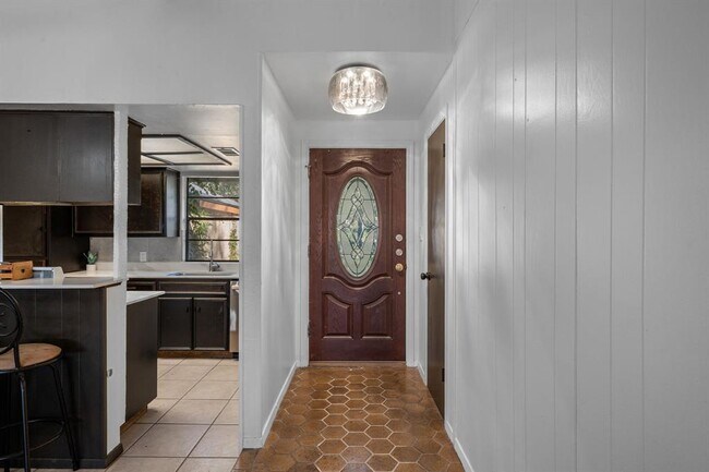 Building Photo - 13200 Running Doe Ln