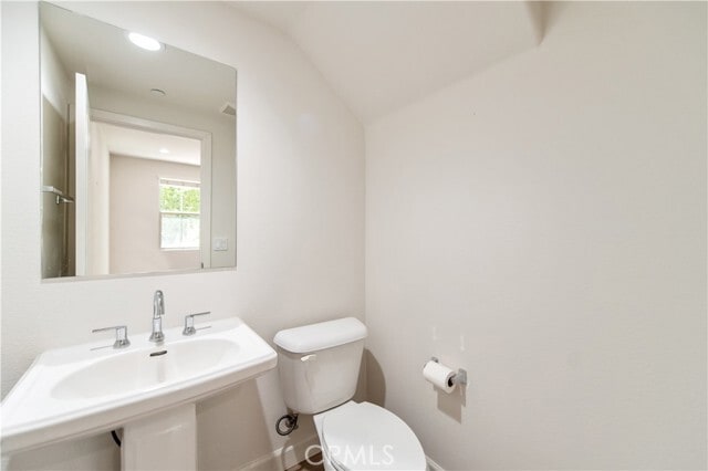 Building Photo - 906 El Paseo