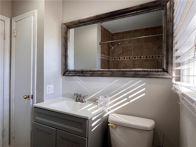 Building Photo - 2047 Panstone Ct SW