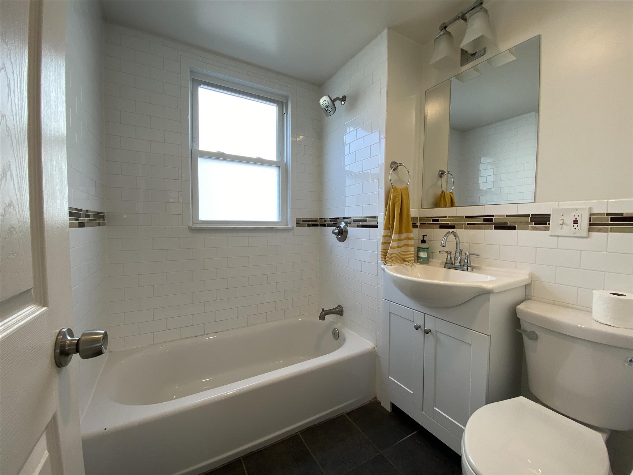 Building Photo - 22 Rice St