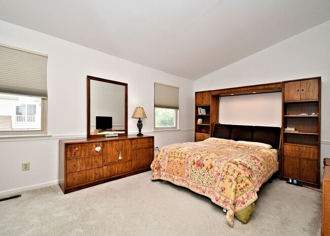 Building Photo - 3BR Townhome (Tapestry) with COUNCIL ROCK ...