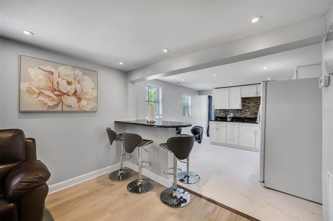 Building Photo - 1601 Palm Way