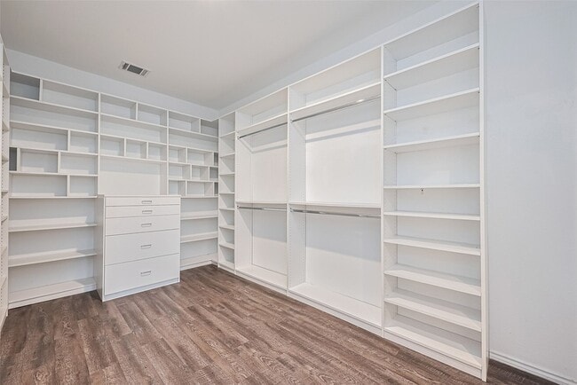 Building Photo - 12518 Pelican Bay Dr
